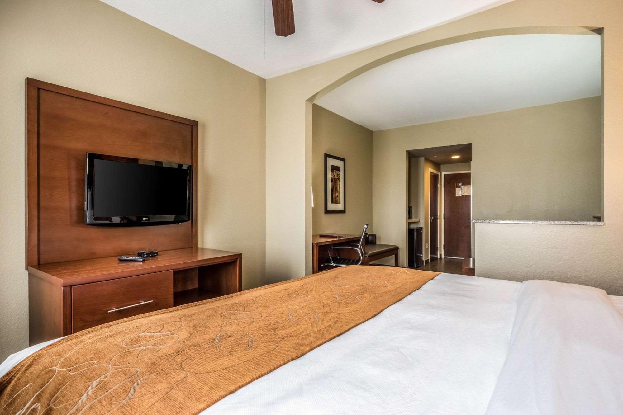 Hotel Comfort Near Texas State 3*