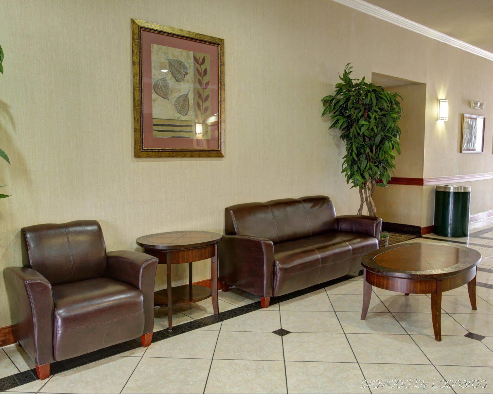 Hotel Comfort Near Texas State 3*