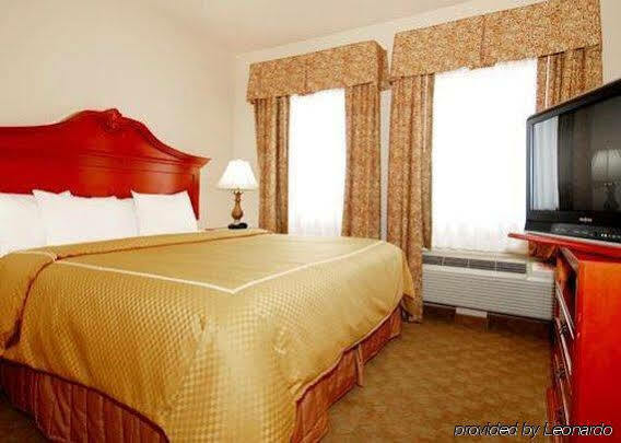 Comfort Near Texas State Hotel 3*